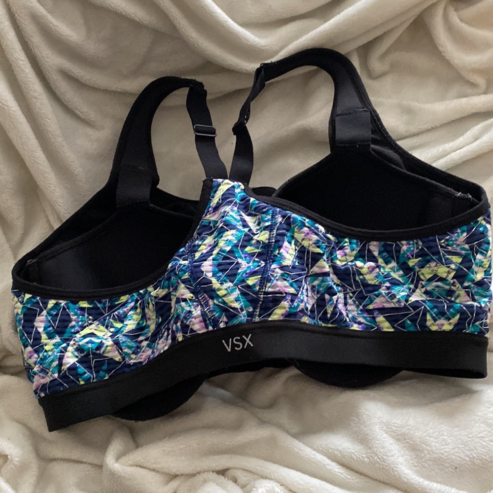 VSX by Victoria’s Secret Geometric Print “Knockout” Zip-Front Sports Bra - Picture 9 of 9